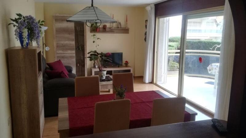 100M2 Big Apartment Private Garden And Pool/ 100M2 Gran Apartamento Jardin Privado Y Piscina / Acogedor Apartamento En Zona Tranquila Y Agradable 캠브릴스 외부 사진