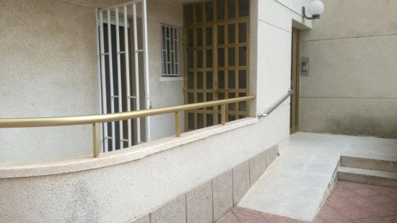 100M2 Big Apartment Private Garden And Pool/ 100M2 Gran Apartamento Jardin Privado Y Piscina / Acogedor Apartamento En Zona Tranquila Y Agradable 캠브릴스 외부 사진