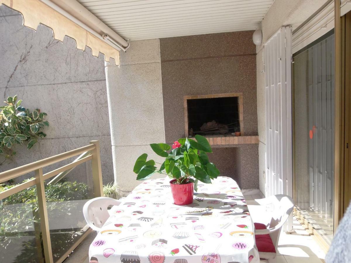 100M2 Big Apartment Private Garden And Pool/ 100M2 Gran Apartamento Jardin Privado Y Piscina / Acogedor Apartamento En Zona Tranquila Y Agradable 캠브릴스 외부 사진